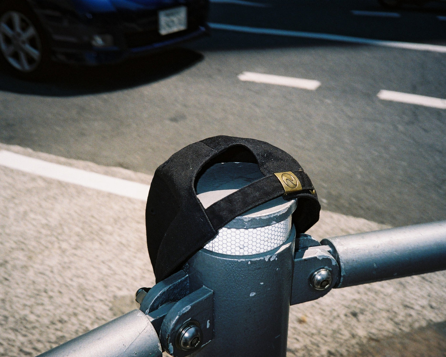 WR™ "Flash" Cap – Black/White